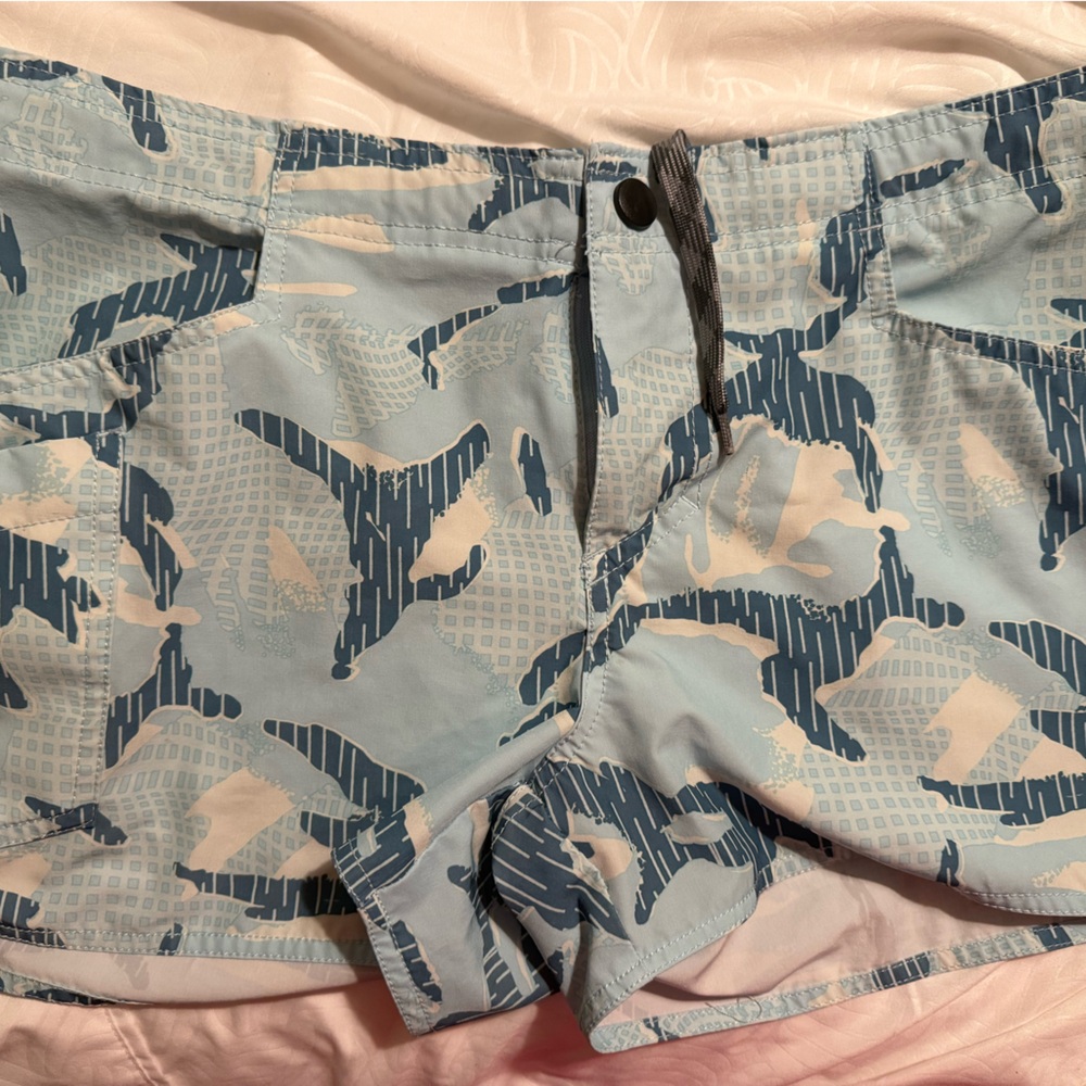 AFTCO Light Blue and White Shorts